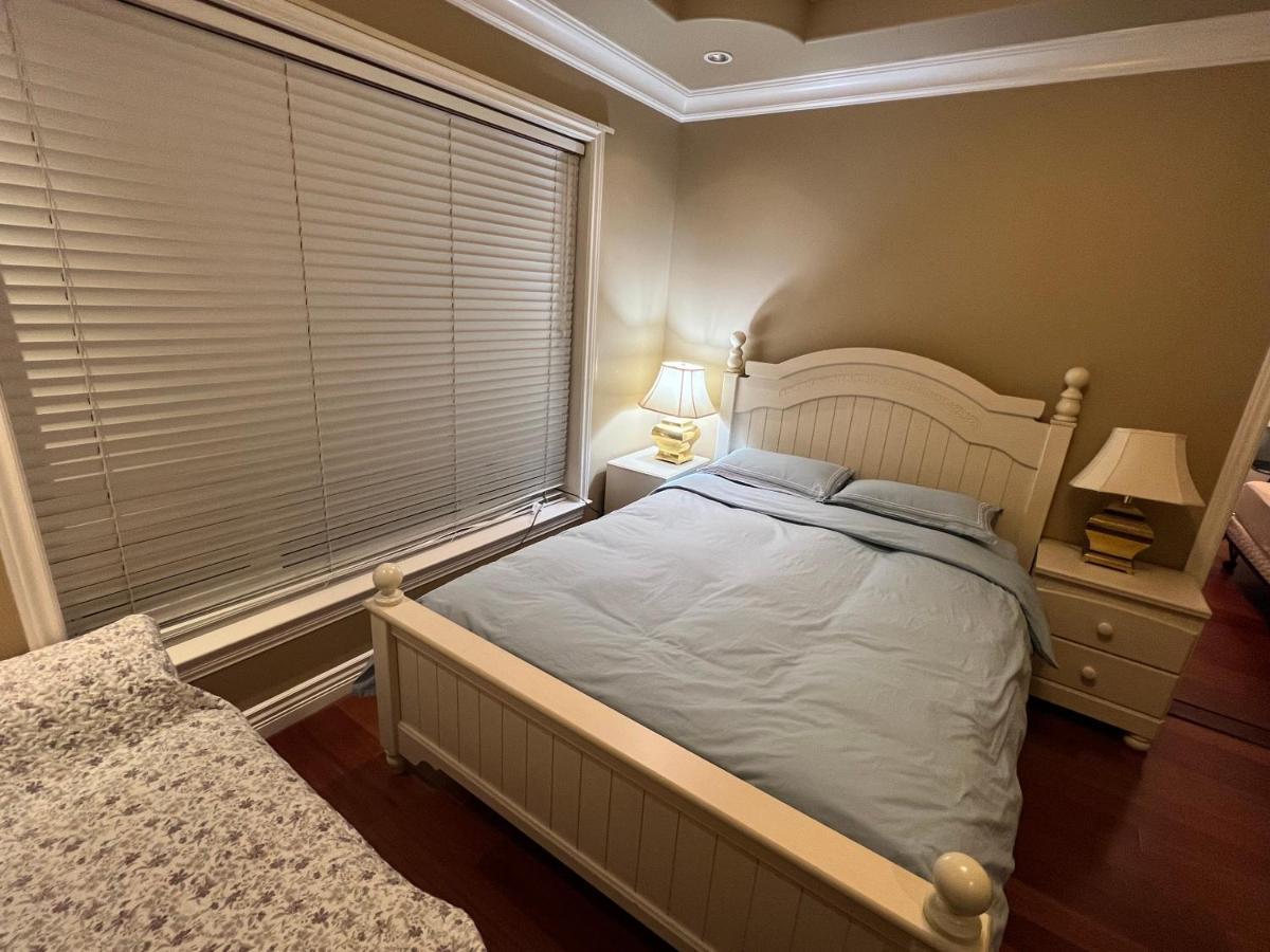 Lucky Suite, Two-Bedroom Suite With Independent Entrance In Richmond Close To Yvr Zewnętrze zdjęcie