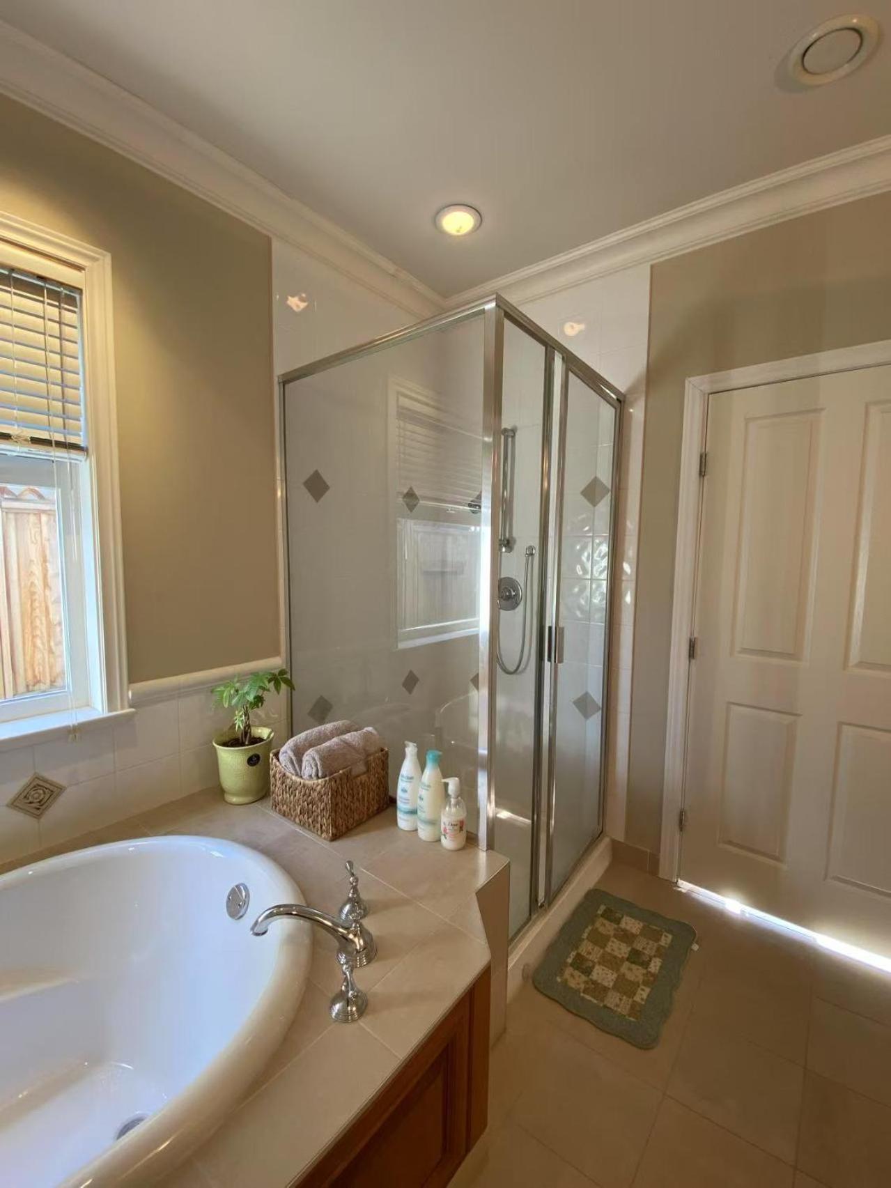 Lucky Suite, Two-Bedroom Suite With Independent Entrance In Richmond Close To Yvr Zewnętrze zdjęcie